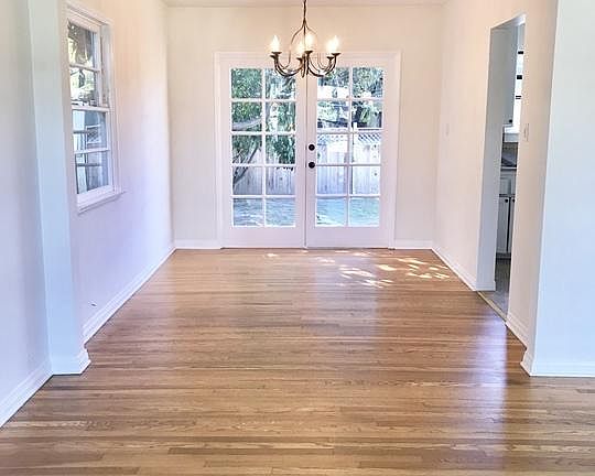 3rd image of 2805 Kelton Ave