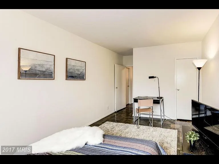 4200 Cathedral Ave NW #818 — Photo 10
