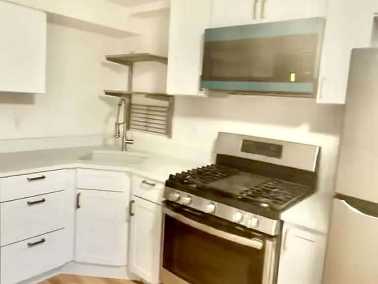 521 N Corona St #B — Photo 4