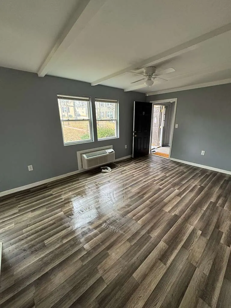 2 bed, $950 — Photo 4