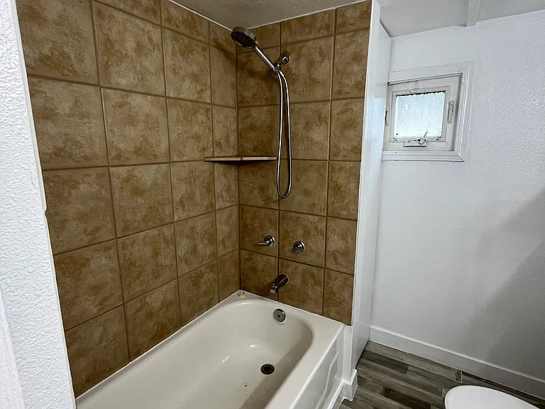 2485 E Main St #8 — Photo 8