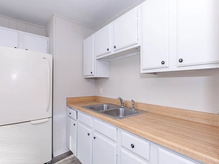 106 Pine Grove Ave — Photo 14