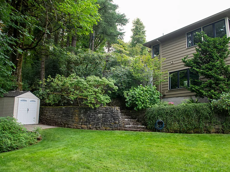 3061 SW Fairmount Blvd — Photo 58