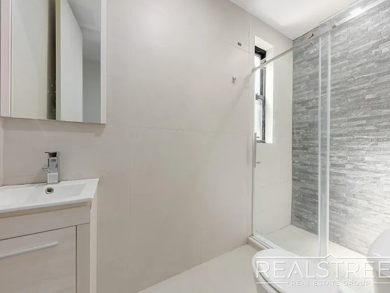 1647 8th Ave #2R — Photo 6