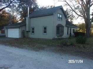 101 S Voss Grove Dr, Martinton, IL 60951