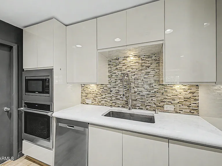 8219 E Valley View Rd — Photo 5