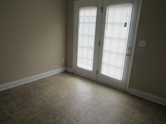 4th image of 435 Metz Dr