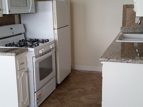 2nd image of 11825 Goshen Ave APT 08