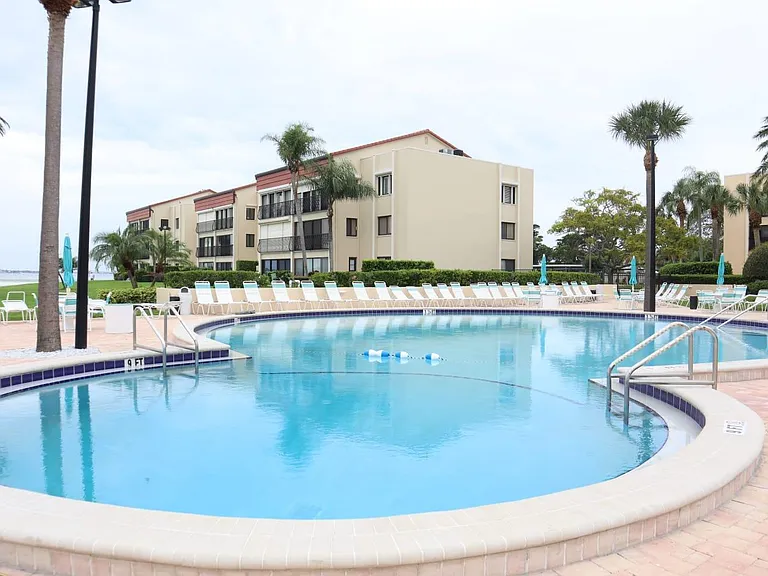 851 Bayway Blvd — Photo 16