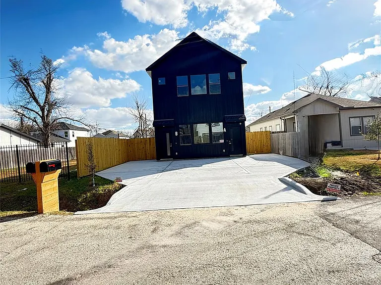 7948 Betty Boop St #B — Photo 17
