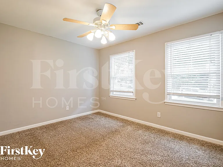 1520 Maplewood Ct — Photo 14