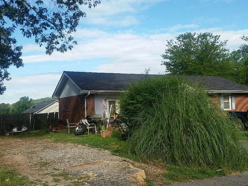 2nd image of 168 Walnut Dr
