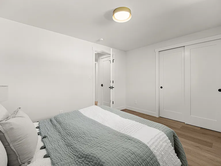 515 NE 123rd St — Photo 24