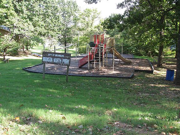 4th image of 110 Westwood Dr