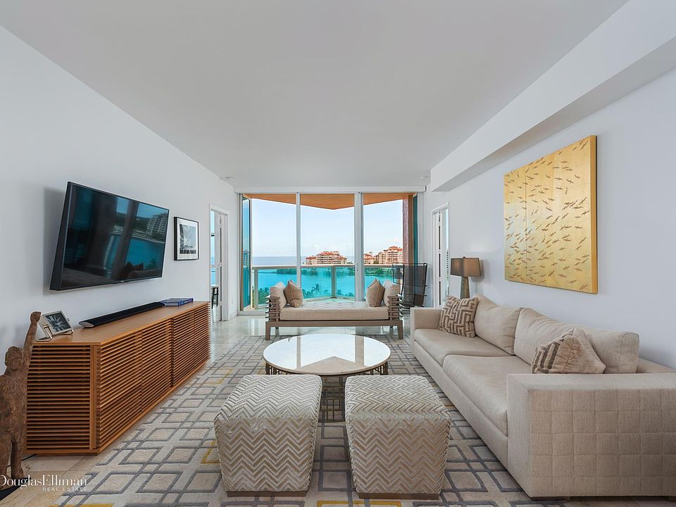 1st image of 300 S Pointe Dr APT 1104