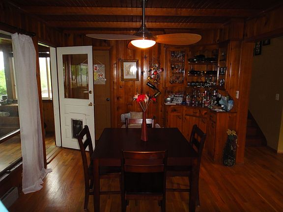 Dining room 11' x 13' 