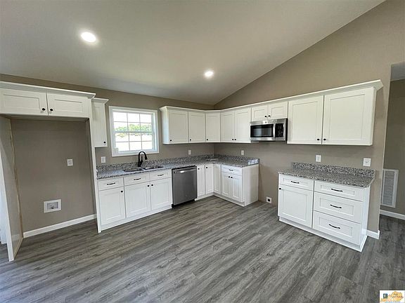 4th image of 216 Johnson Springs Rd