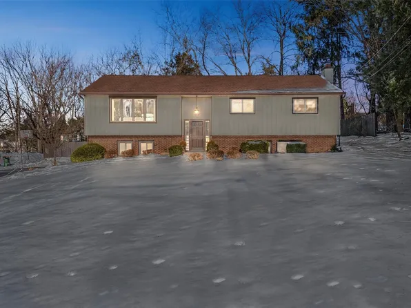 7 Bridle Lane, Poughkeepsie, NY 12603