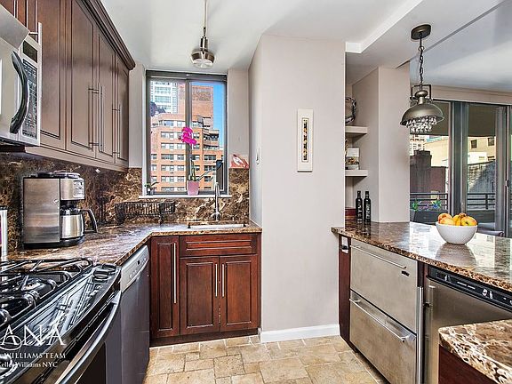 3rd image of 309 E 49th St APT 8C