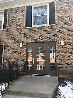 1st image of 806 Old Settlers Trl APT 2
