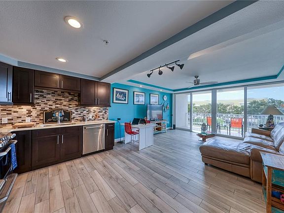 3rd image of 223 Island Way #3B
