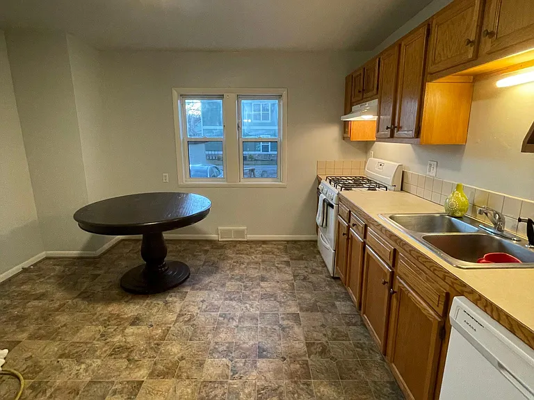 1135 Tamarack Ave NW #1 — Photo 9