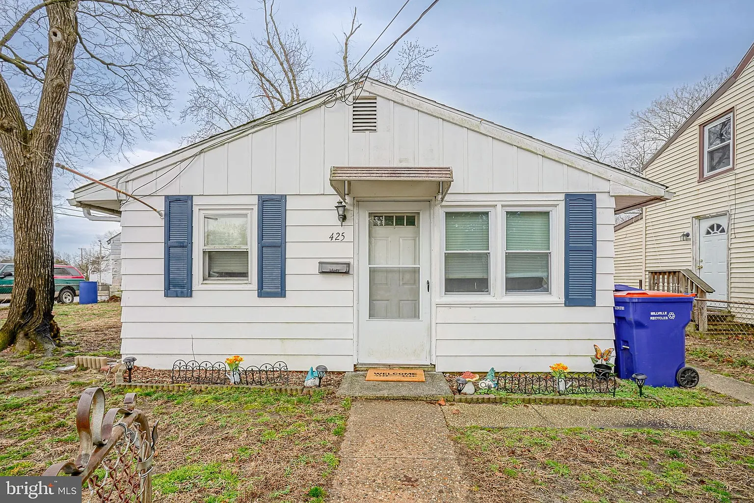 425 Smith St photo 1