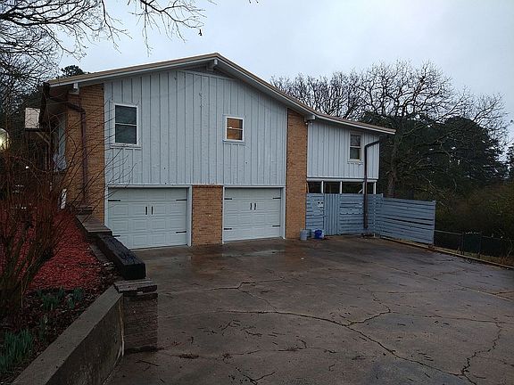 3rd image of 109 Mooncrest Way