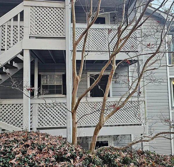 1307 Natchez Trce — Photo 1
