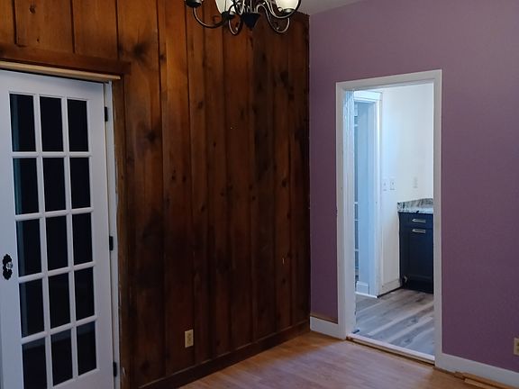 Livingroom looking toward kitchen
