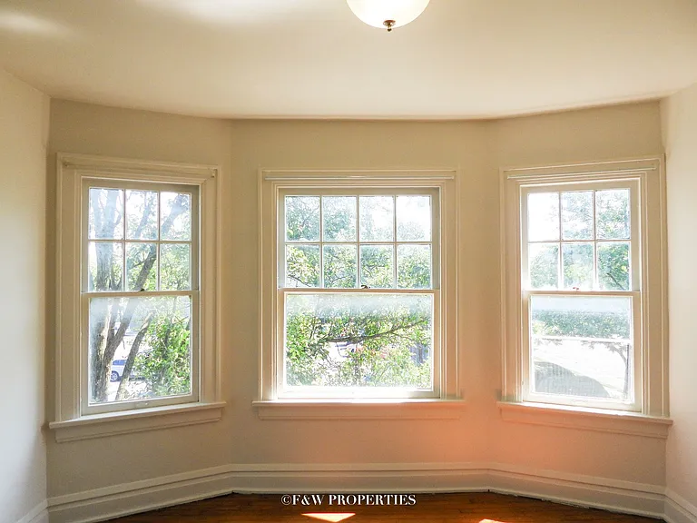 1560 E. Broad St. — Photo 5
