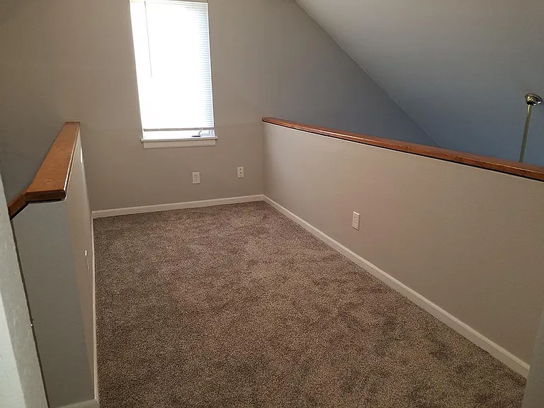 509 Lancaster Ct — Photo 8