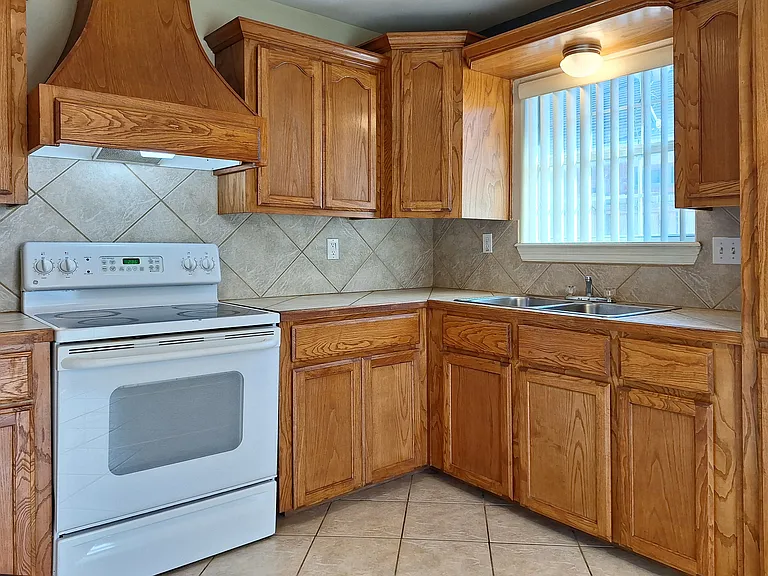 2118 Aruba Dr #4 — Photo 6