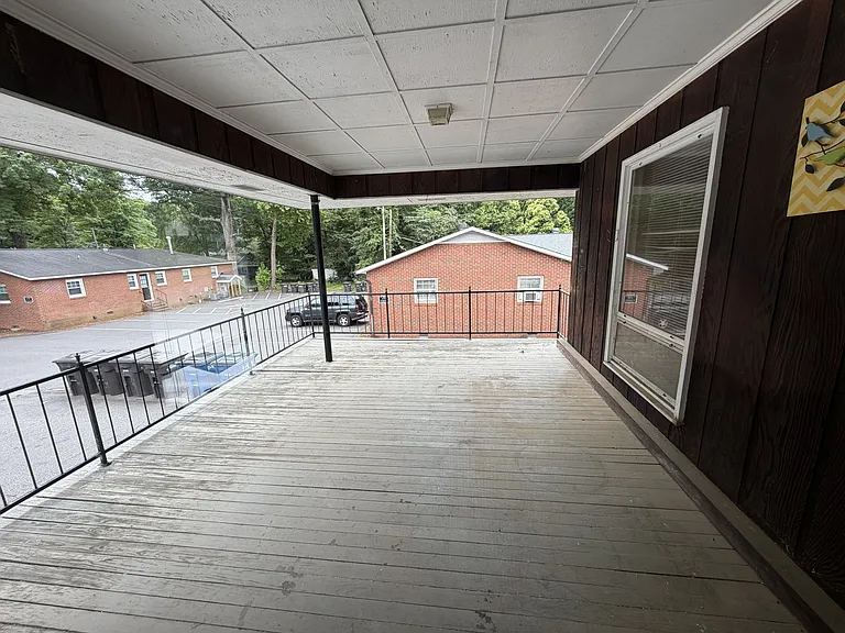649B E Broad St — Photo 4