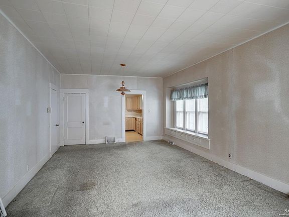 2nd image of 437 S 9th St