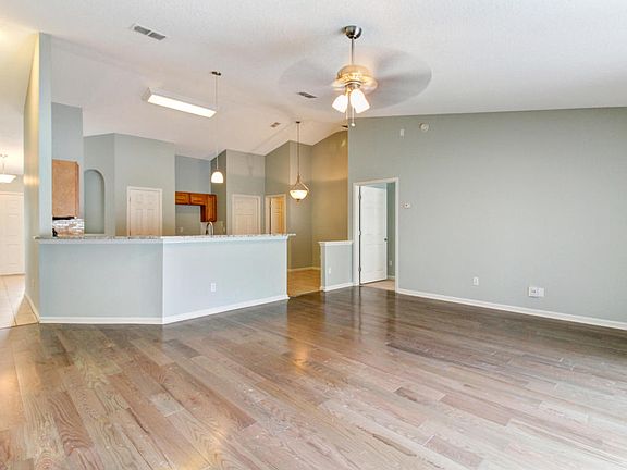 5th image of 9137 Jennifer Ln