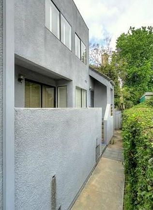 5th image of 311 E Glenarm St APT 6