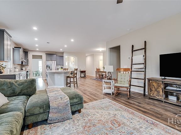 4th image of 32 Appleton Court