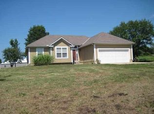 30402 E 323rd St, Garden City, MO 64747