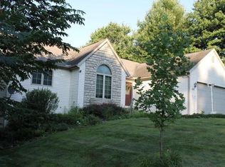 868 Manor Cir, Howard, OH 43028