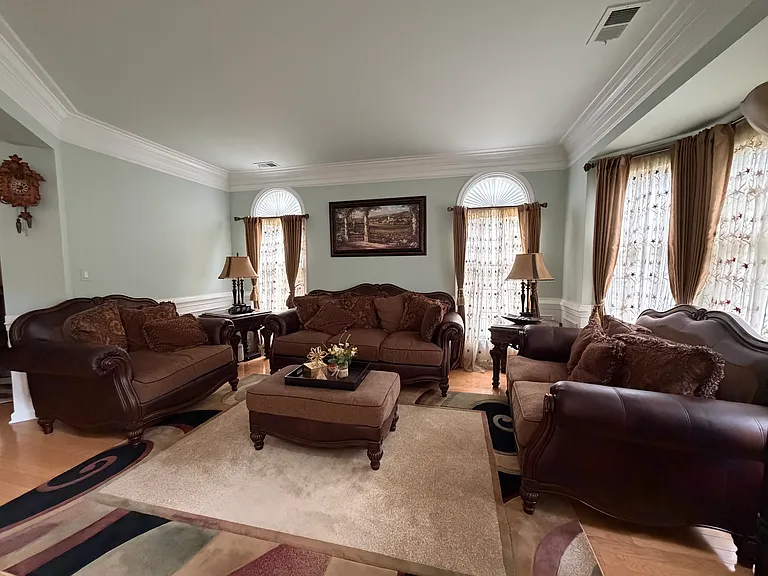 40 Greylynne Dr — Photo 8