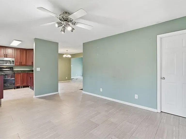 204 Hillcrest Rdg — Photo 9
