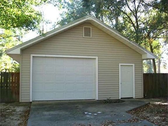 2nd image of 43131 Pinewood Ave