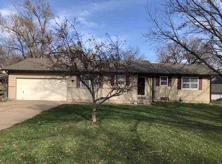 210 N 1st St, Clearwater, KS 67026