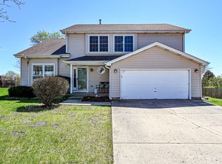 220 Thistle Ln, Lake Zurich, IL 60047