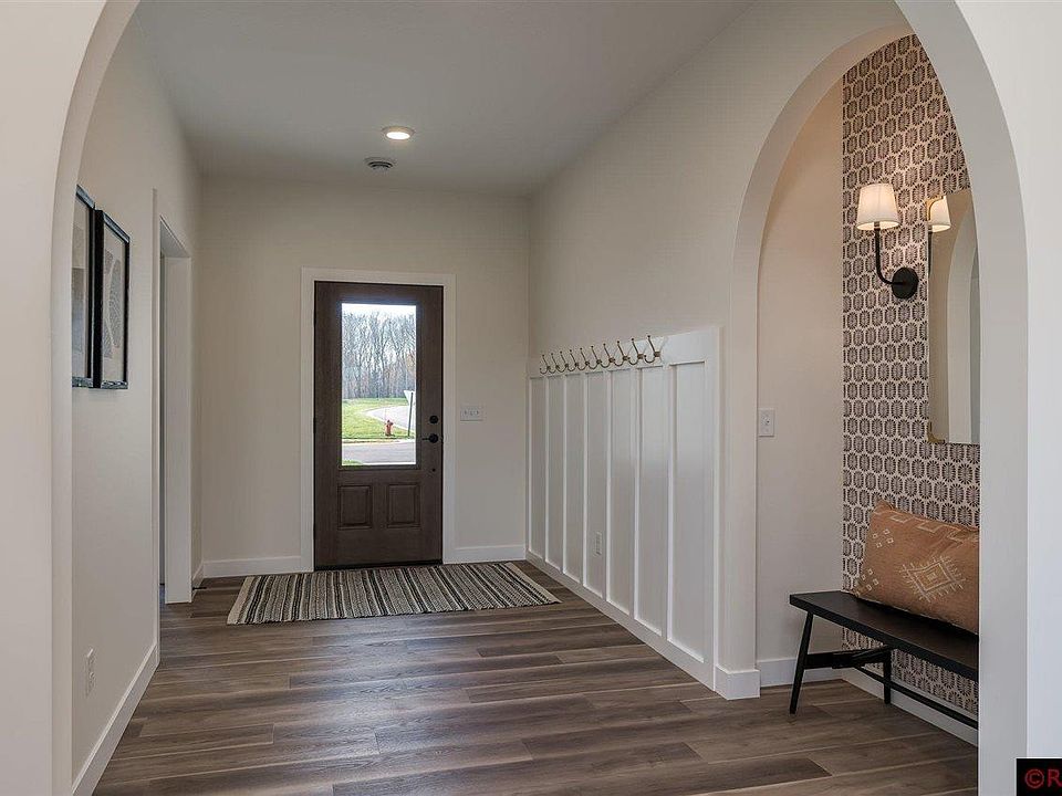 2108 Deerwood Dr, Mankato, MN 56003 Zillow