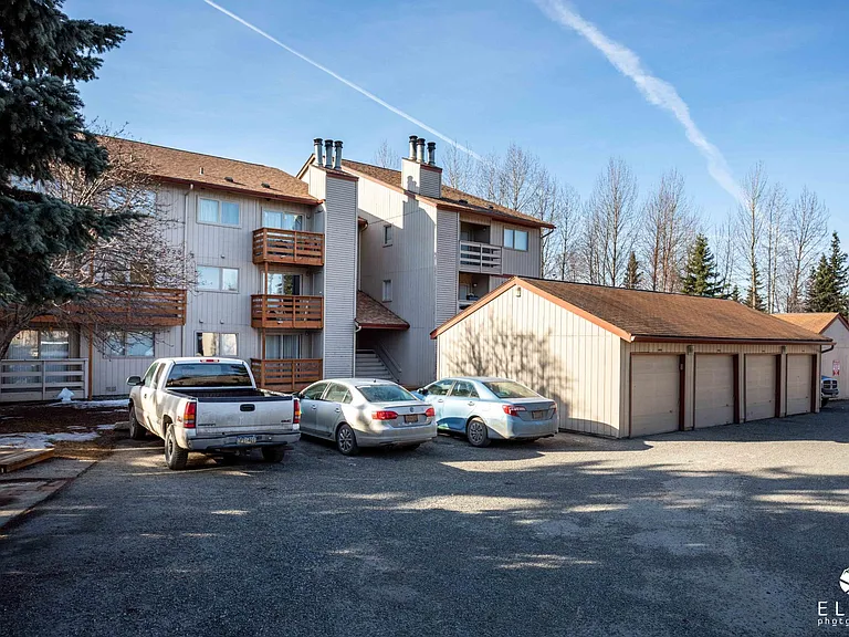 9645 Independence Dr #302 — Photo 7
