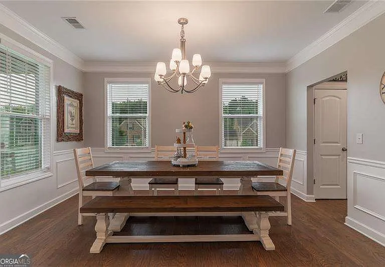 301 Cochin Dr — Photo 8
