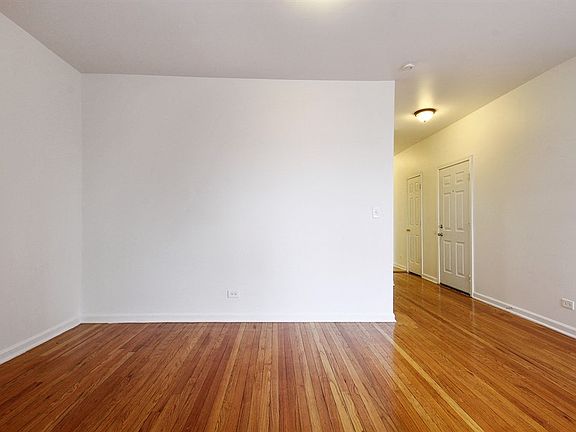 5th image of 6101 S Langley Ave #7113