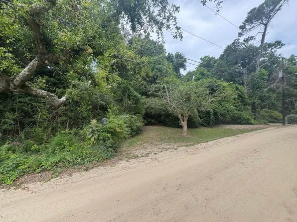 1327 N And South Rd, Charleston, SC 29412